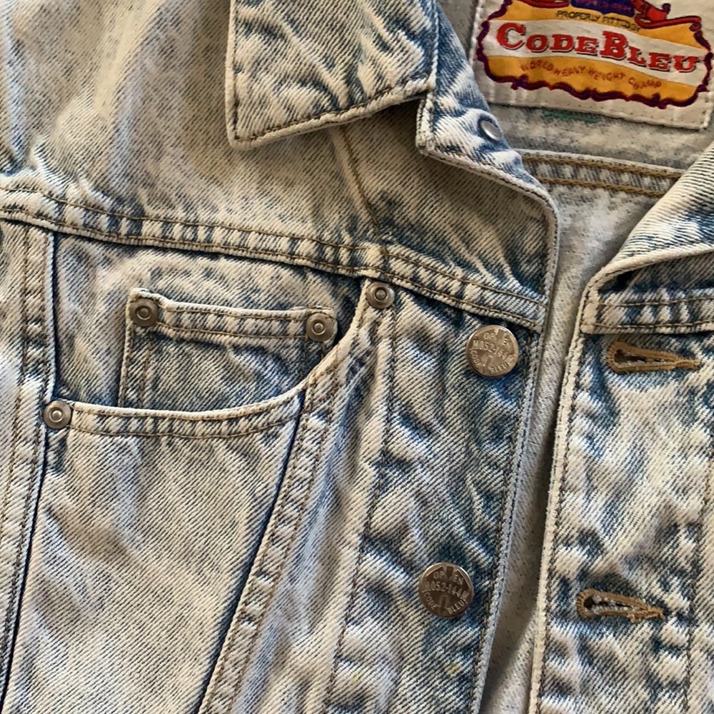 Vintage Cropped Denim Jacket - Picture 7 of 11